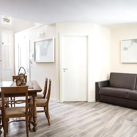 Affittacamere Faro Bianco - Suites&apartments 3*