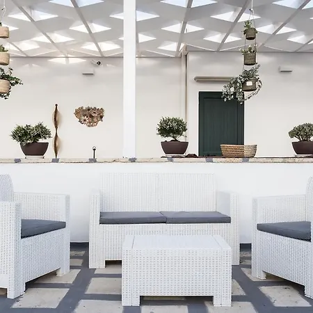 Faro Bianco - Suites&apartments Affittacamere