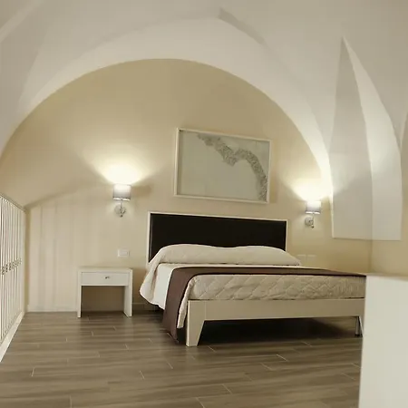 Faro Bianco - Suites&apartments Affittacamere 3*