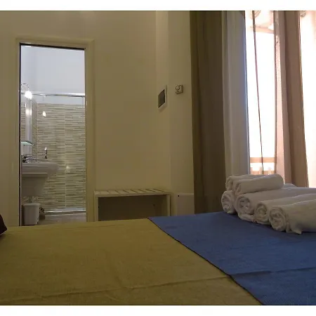 Faro Bianco - Suites&apartments Affittacamere 3*