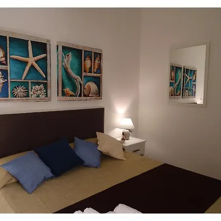 Casa de hóspedes Faro Bianco - &