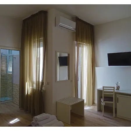 Faro Bianco - Suites&apartments Affittacamere