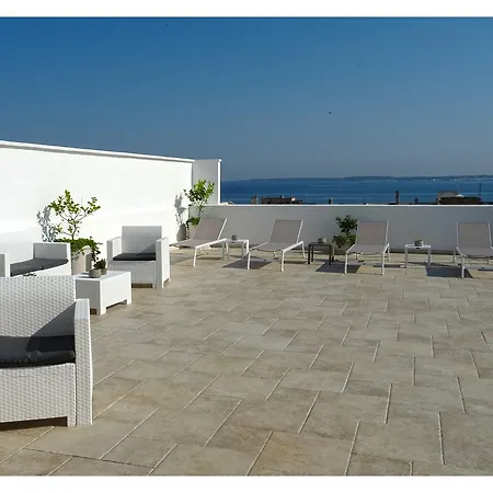 Affittacamere Faro Bianco - Suites&apartments Gallipoli