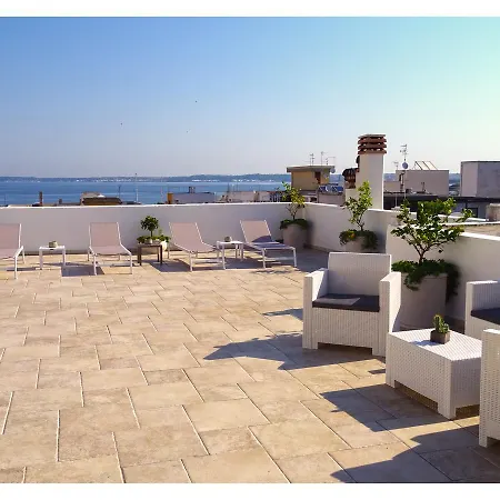 Faro Bianco - Suites&apartments Affittacamere