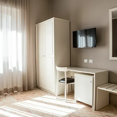 Faro Bianco - & 3*