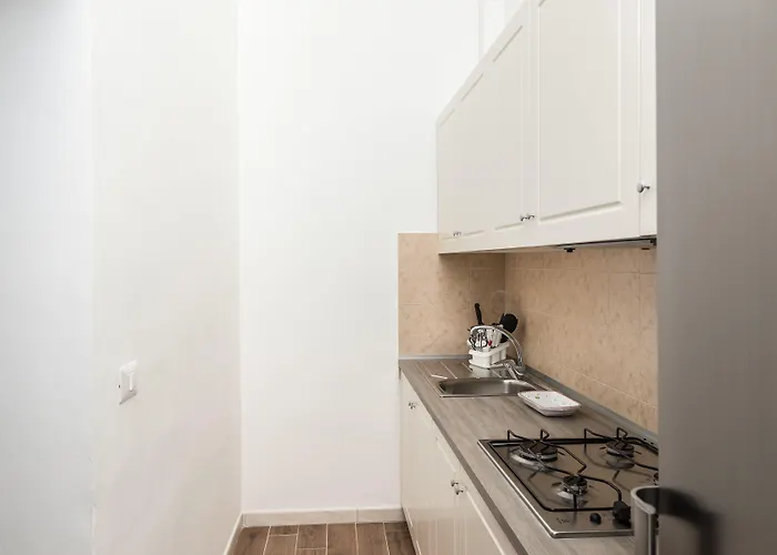 Guest house Faro Bianco - &