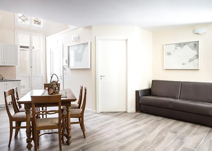 Guest house Faro Bianco - & 3*