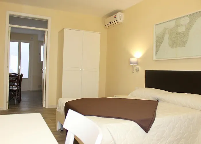 Guest house Faro Bianco - & 3*